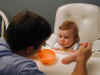 20020904-simon-dan-feeding-4-600.jpg (56559 bytes)