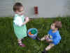 20030418-hunter-bday-easter-egg-simon-10-sam-600.jpg (95909 bytes)