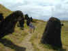 rn-rano-raraku-trail-kristen-2-600.jpg (79375 bytes)