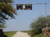 tz-saf-serengeti-sign-600.jpg (89592 bytes)