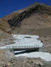 ti-road-from-rombuk-bridge-2-600.jpg (97624 bytes)