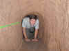 vt-hcm-cu-chi-tunnels1-dan-2-600.jpg (73837 bytes)